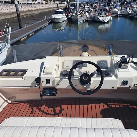 Botel Claudia2 *